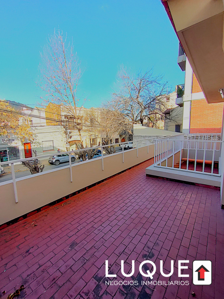 ALQUILO CASA DE CATEGORIA DEAN FUNES 400