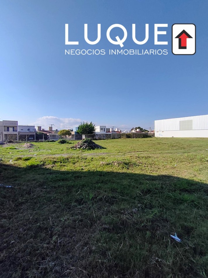 ALQUILO PREDIO Z° SUR (B° INTERSINDICAL)