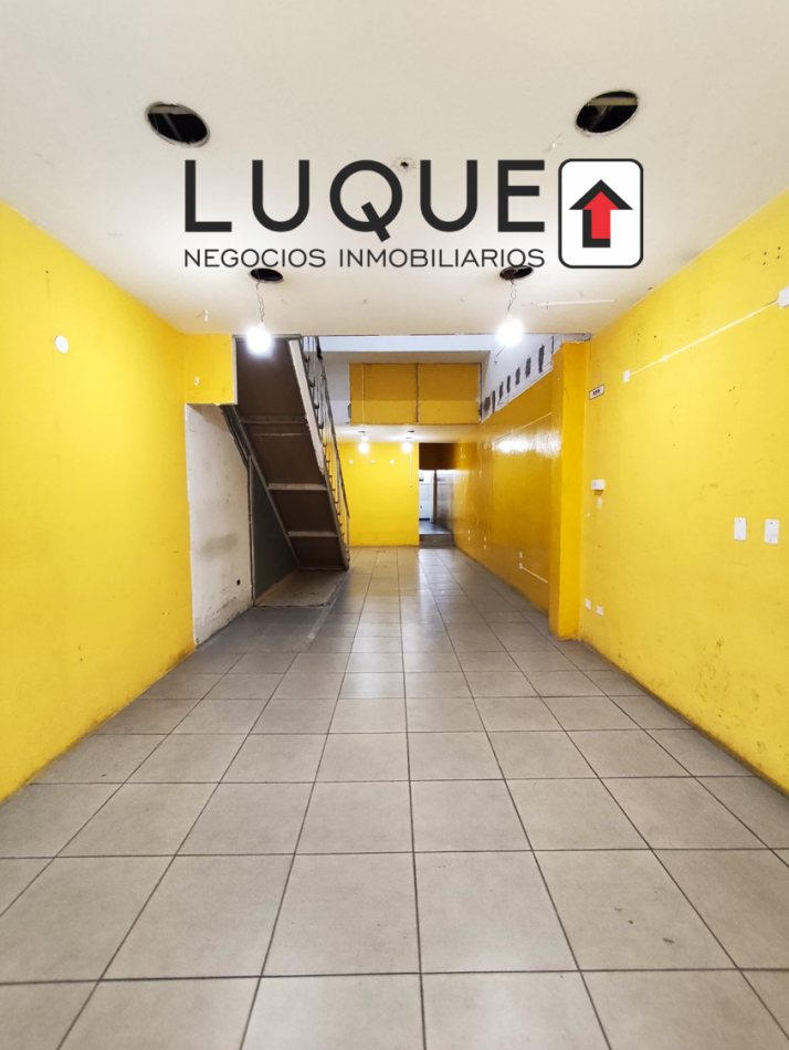 LOCAL AV. SAN MARTIN, ENTRE PEATONALES