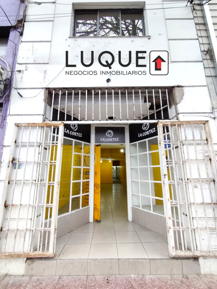 LOCAL AV. SAN MARTIN, ENTRE PEATONALES