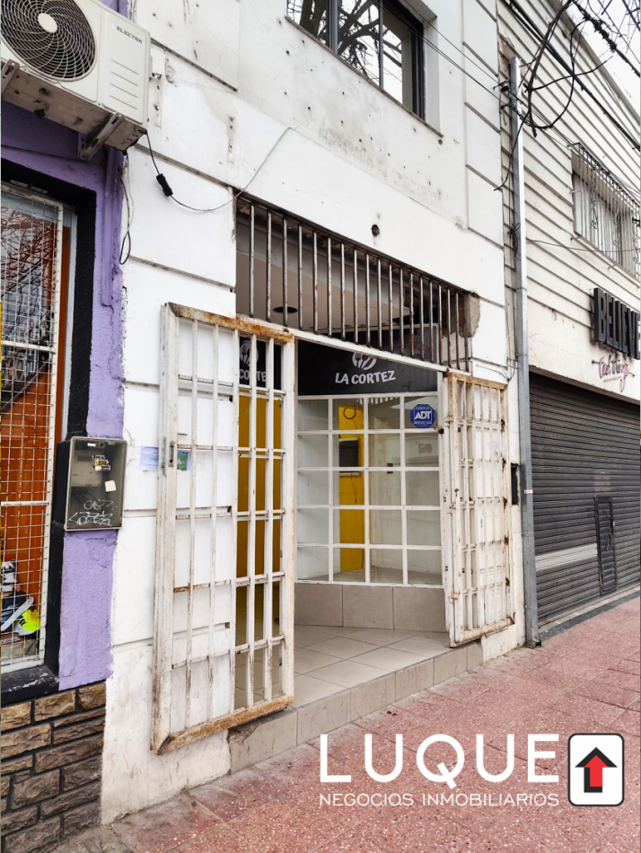 LOCAL AV. SAN MARTIN, ENTRE PEATONALES