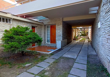 ALQUILO CASA DE CATEGORIA DEAN FUNES 400